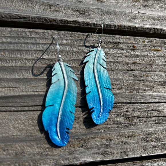 Feather Leather Earrings in Light Blue, Ombre Blue Western Jewelry - Picture 3 of 3